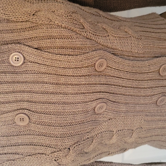 H&M Cropped Sweater - Picture 2 of 9